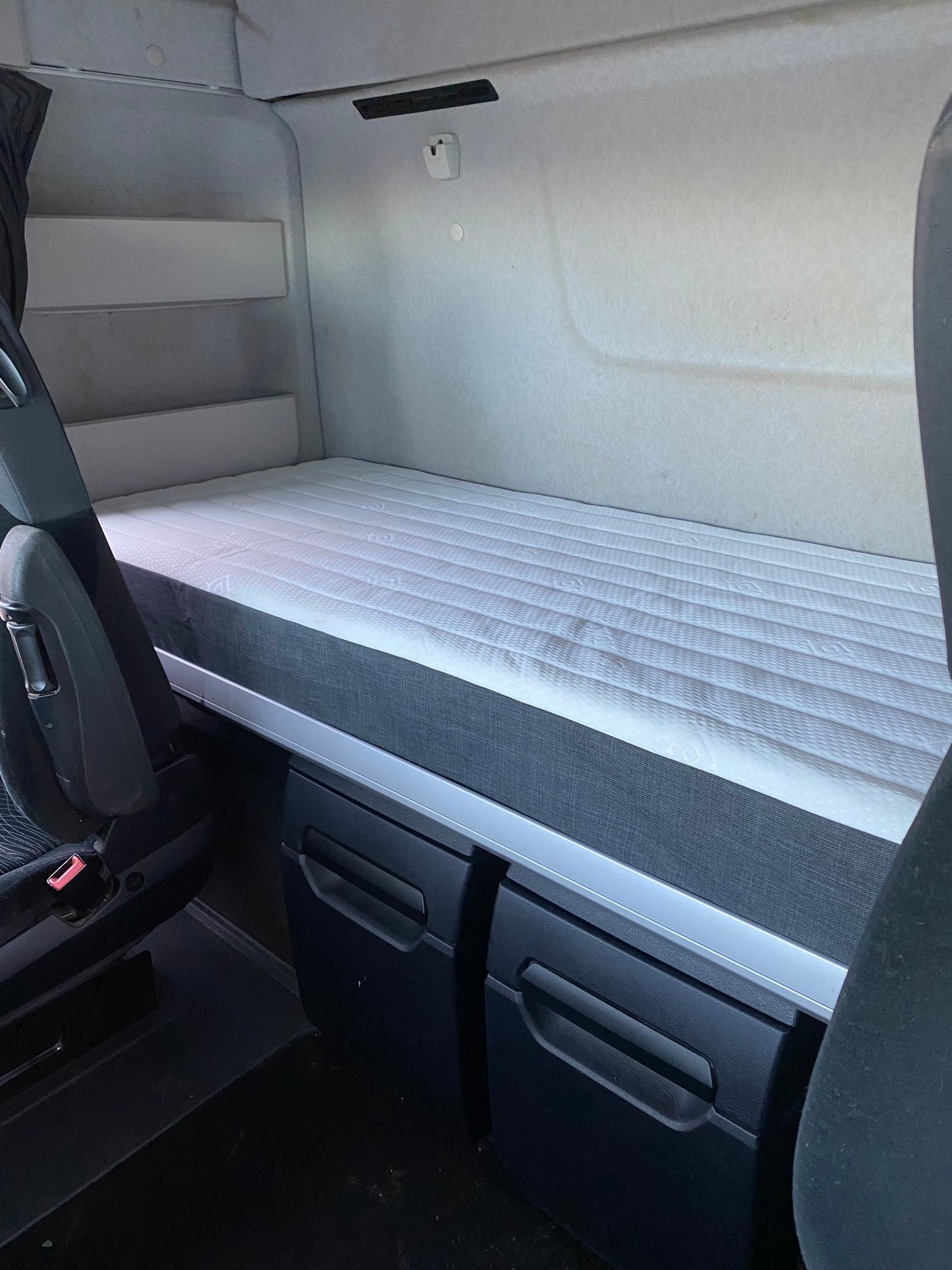 Mercedes Actros MP4 mattress